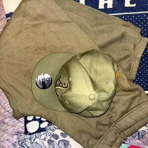Men’s hat and jogger bundle!